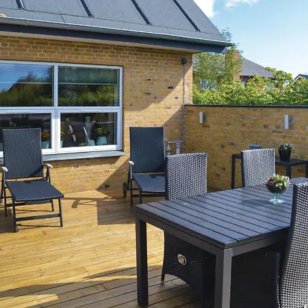 Three-bedroom Holiday In