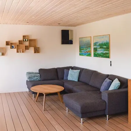 בית נופש Three-bedroom Holiday In